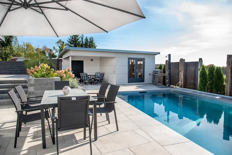 Kaupp Blockhaus — Poolhaus & Terrasse